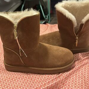 🚨 Chestnut Fur Ugg Boot 🚨